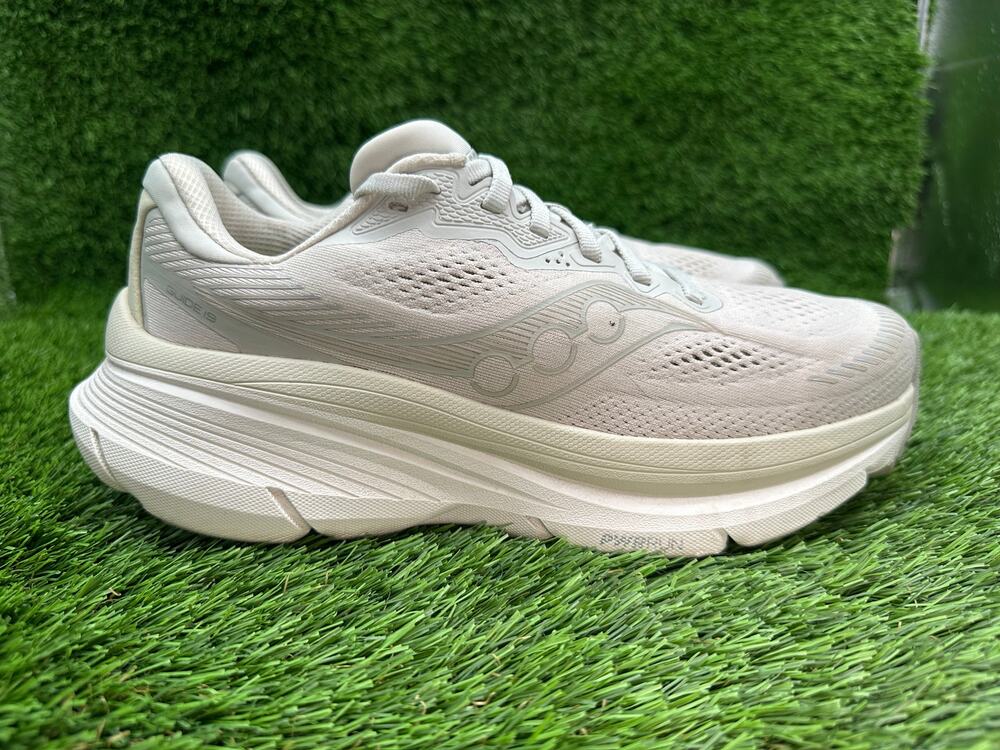 Saucony Guide 19 S11058-104 Athletic Sneaker Women's 8.5 Beige Mesh Running Gym